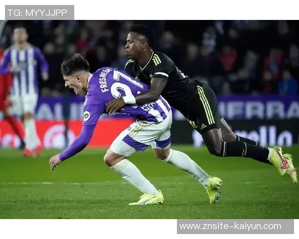 皇马瞄准19岁青训后卫巴尔德佩尼亚斯引发关注