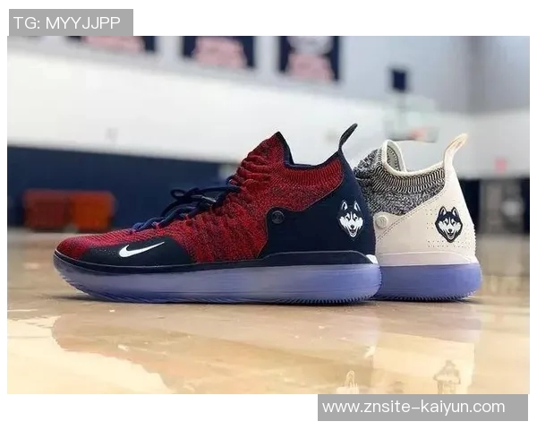 康涅狄格大学专属Kobe5PE配色亮相鞋舌独特哈士奇Logo设计引关注 康涅狄格大学专属Kobe5PE配色亮相鞋舌独特哈士奇Logo设计引关注